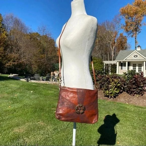 Free People x Campomaggi Arrow Rose Leather Crossbody - Picture 15 of 16